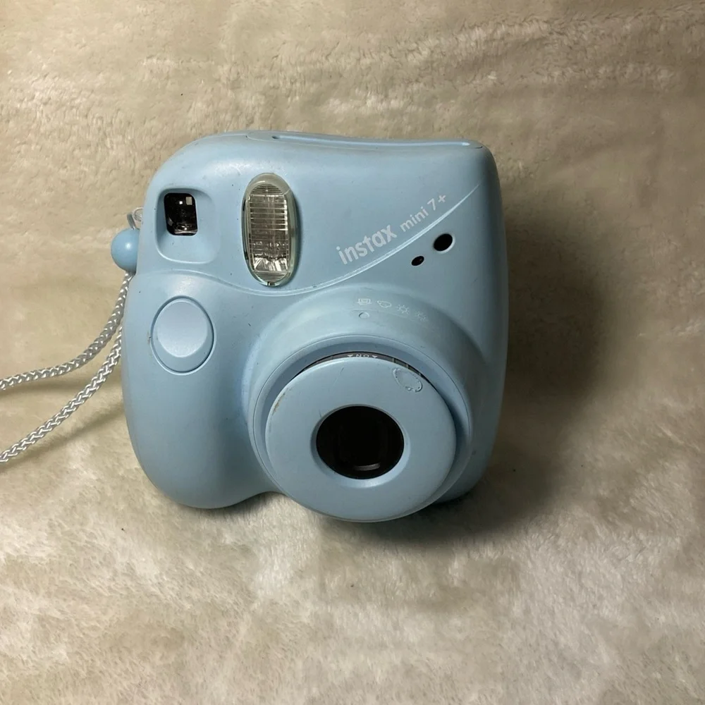 Fujifilm Instax Mini 7+ Instant Camera in Light Blue
